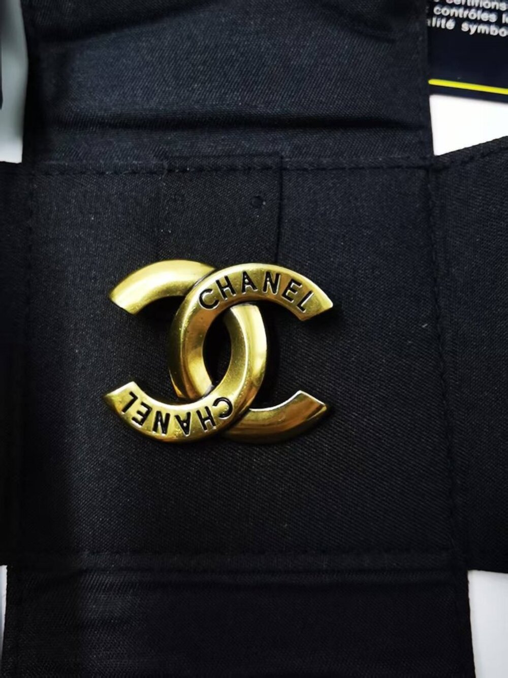 ✨Chanel brooch